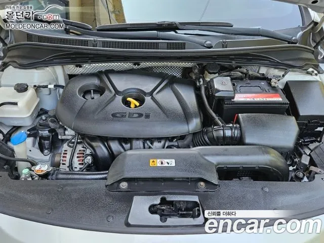 Hyundai i40 2012 thumb 6