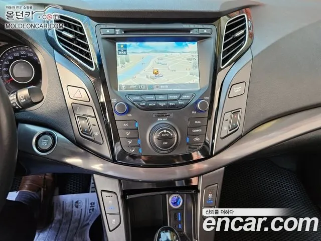Hyundai i40 2012 thumb 7