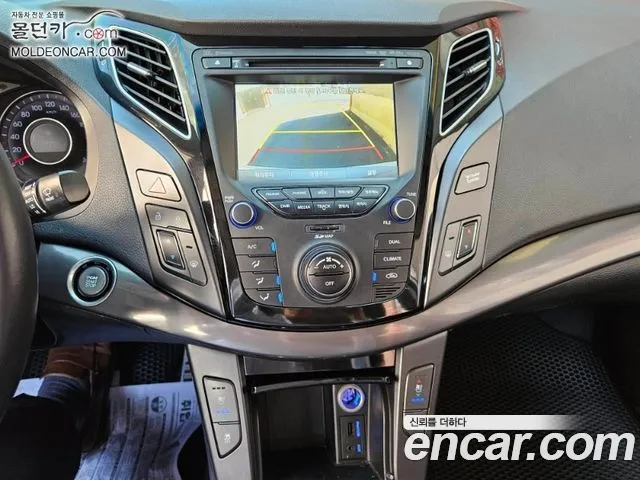 Hyundai i40 2012 thumb 8