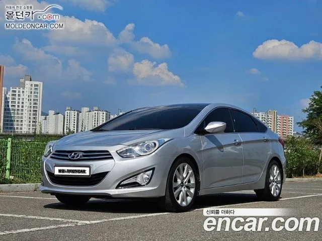 Hyundai i40 2012 thumb 11