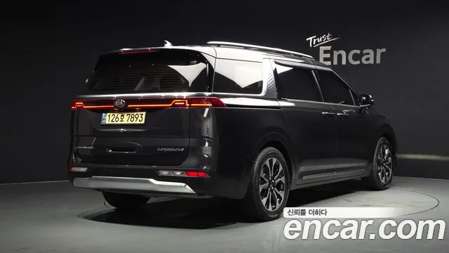 Kia Carnival 2021 thumb 2