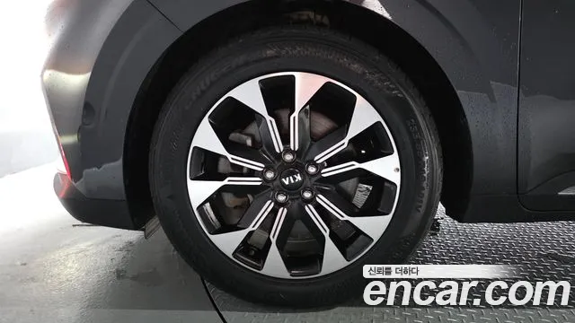 Kia Carnival 2021 thumb 5