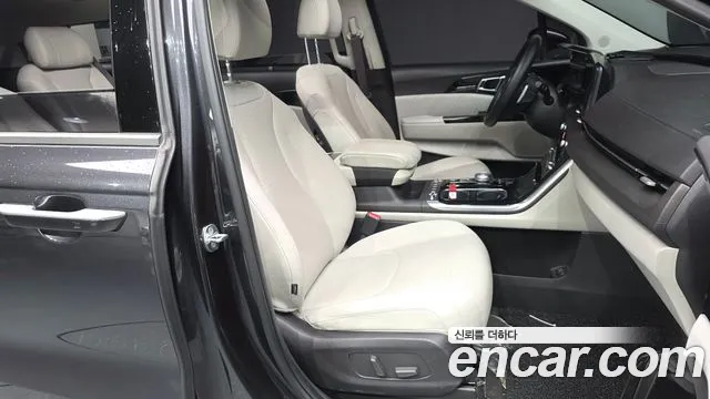 Kia Carnival 2021 thumb 11