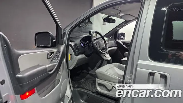 Hyundai Starex 2019 thumb 10