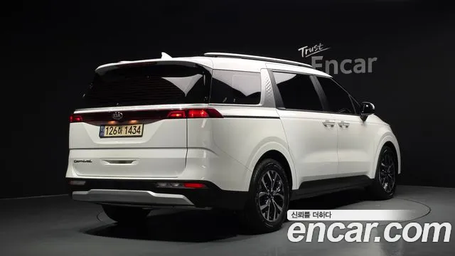 Kia Carnival 2021 thumb 2