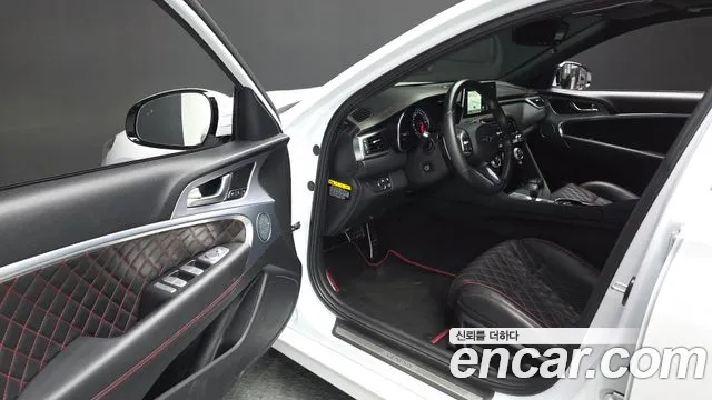 Genesis G70 2019 thumb 10