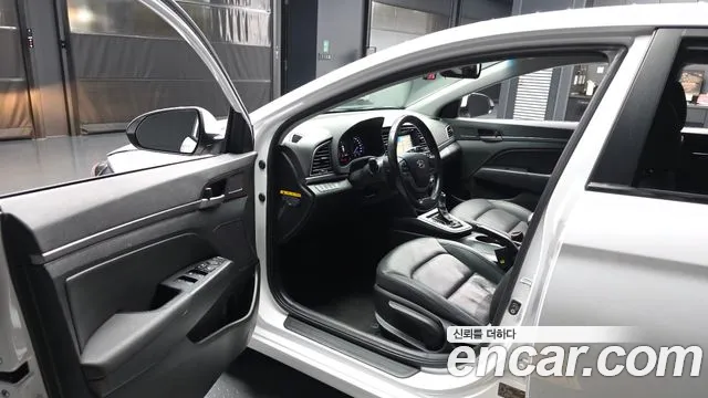 Hyundai Avante 2016 thumb 10