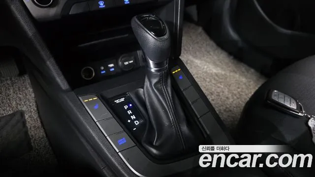 Hyundai Avante 2017 thumb 9