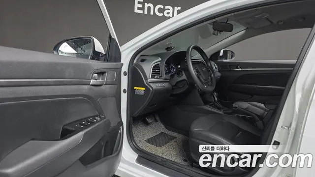 Hyundai Avante 2017 thumb 10