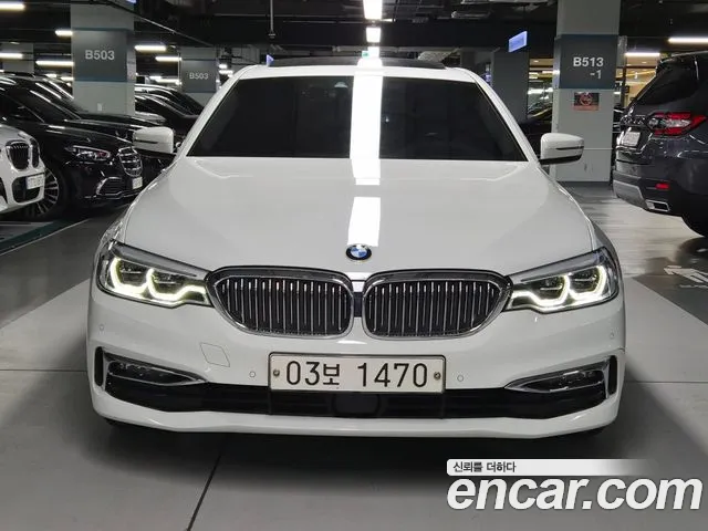 BMW 5-Series 2019 thumb 2
