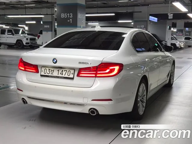 BMW 5-Series 2019 thumb 5