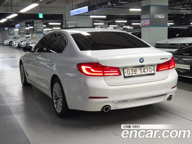 BMW 5-Series 2019 thumb 6