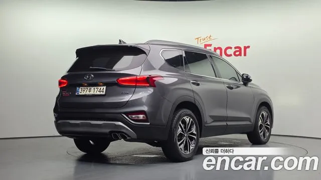 Hyundai Santa Fe 2018 thumb 2