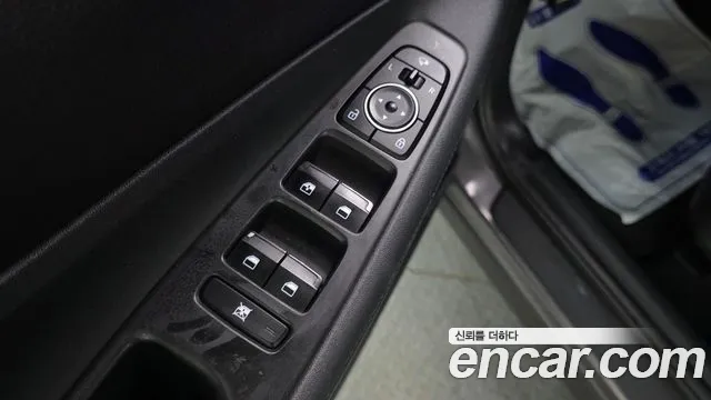 Hyundai Santa Fe 2018 thumb 12