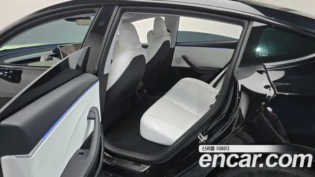 Tesla Model 3 2024 thumb 11
