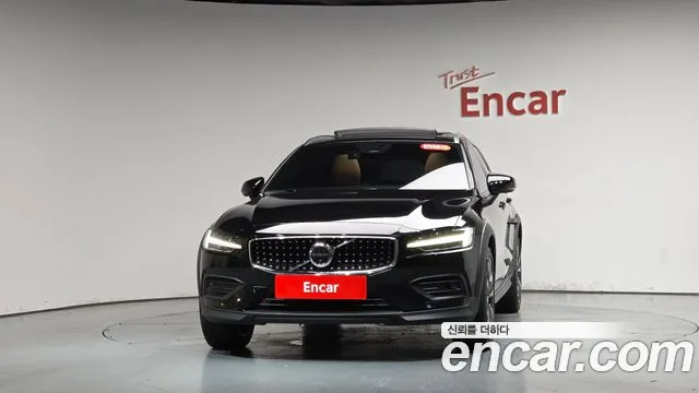 Volvo V60 2023 thumb 2