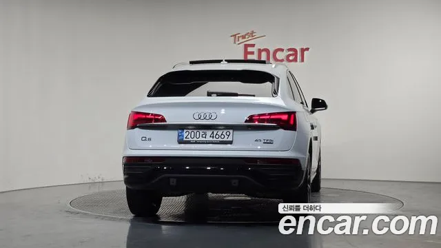 Audi Q5 2023 thumb 4