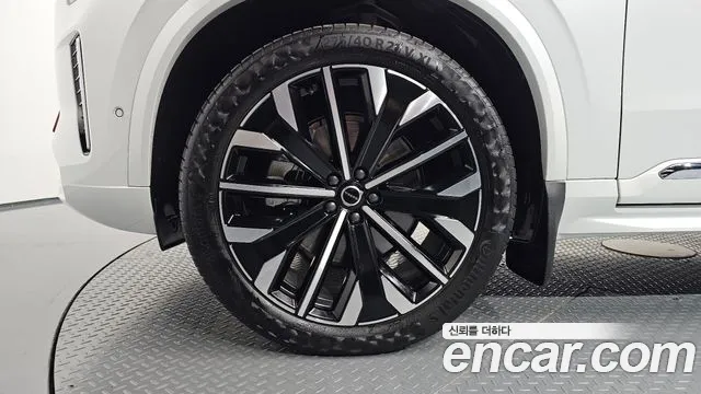 Volvo XC90 2025 thumb 4