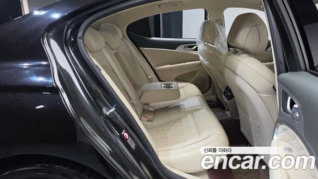 Genesis G70 2018 thumb 10