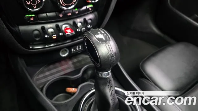 MINI Clubman 2017 thumb 9
