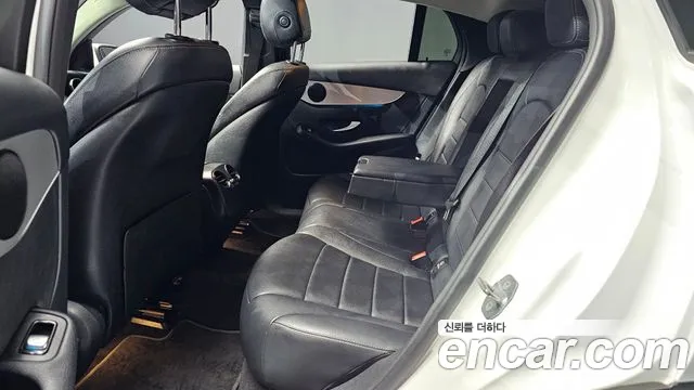 Mercedes-Benz GLC 2018 thumb 12