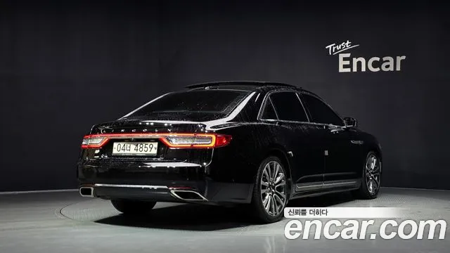 Lincoln Continental 2017 thumb 2