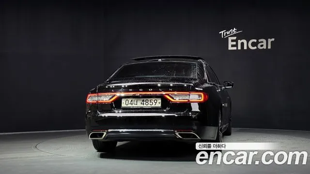Lincoln Continental 2017 thumb 4