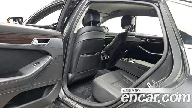 Genesis G80 2018 thumb 12