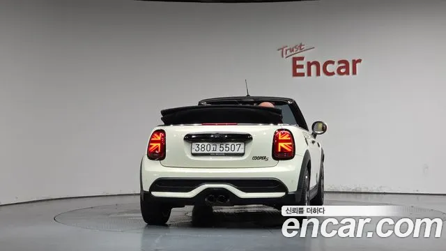 MINI Cooper Convertible 2021 thumb 3