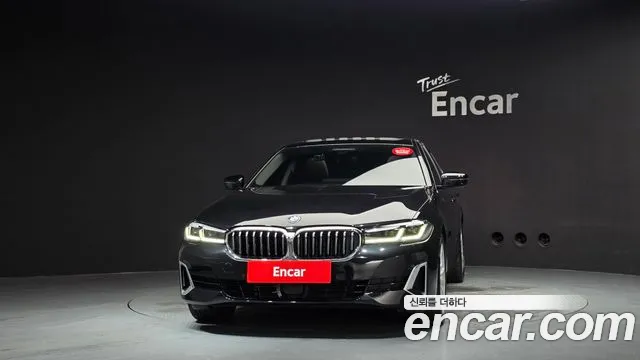 BMW 5-Series 2023 thumb 3