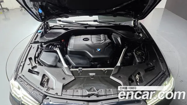 BMW 5-Series 2023 thumb 6