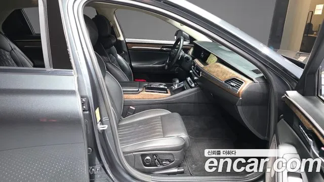 Genesis G90 2019 thumb 11