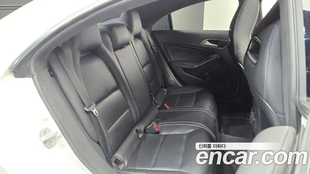 Mercedes-Benz CLA 2017 thumb 11