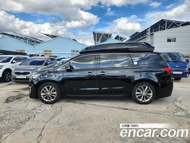 Kia Carnival 2017 thumb 4