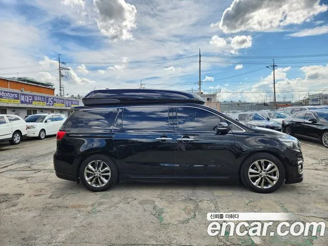 Kia Carnival 2017 thumb 5