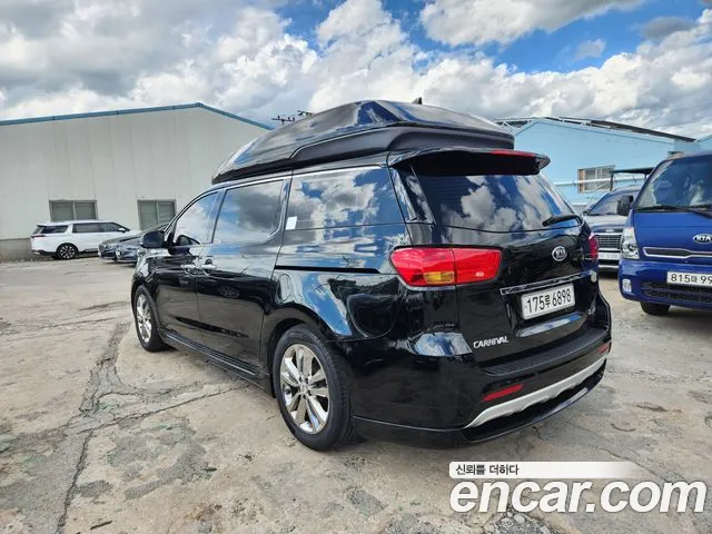 Kia Carnival 2017 thumb 6