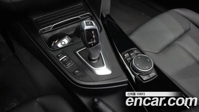 BMW 3-Series 2015 thumb 9