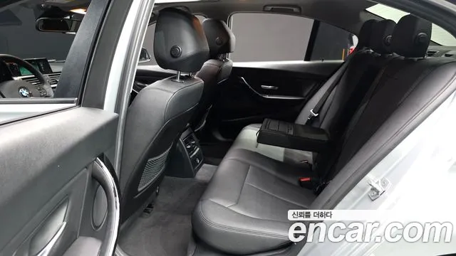 BMW 3-Series 2015 thumb 11