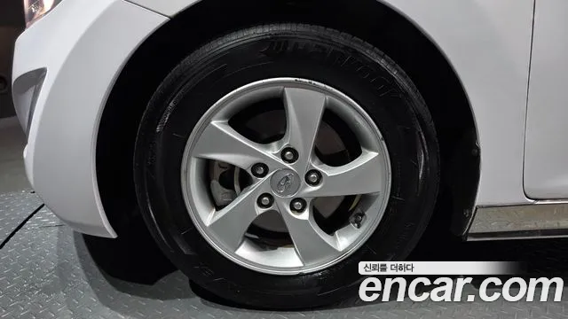 Hyundai Avante 2015 thumb 5