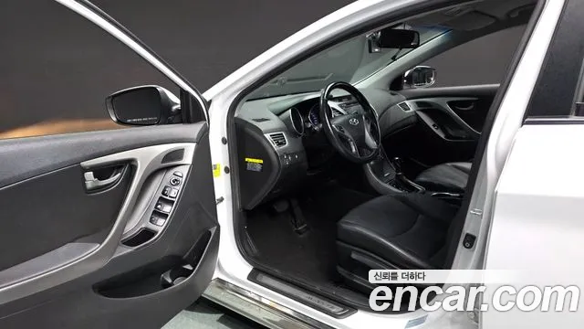 Hyundai Avante 2015 thumb 10