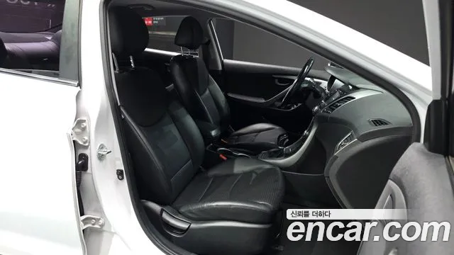 Hyundai Avante 2015 thumb 11