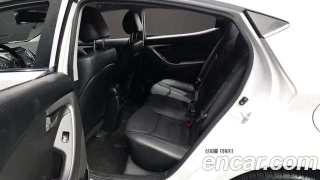 Hyundai Avante 2015 thumb 12