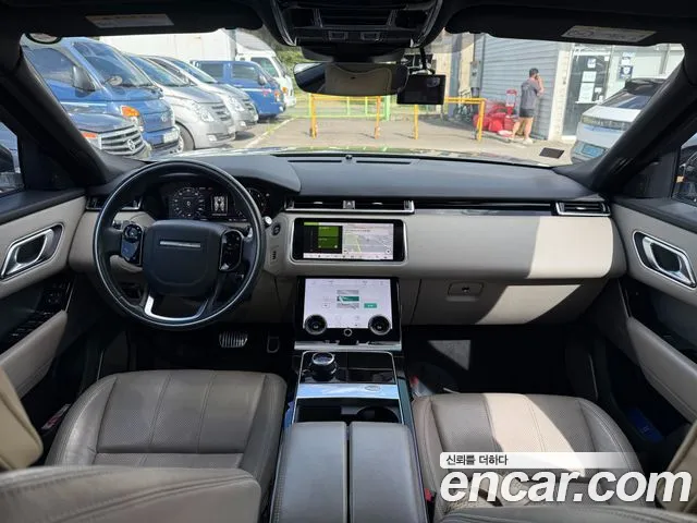 Land Rover Range Rover Velar 2017 thumb 5