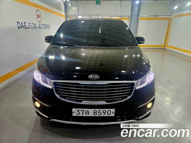 Kia Carnival 2015 thumb 12