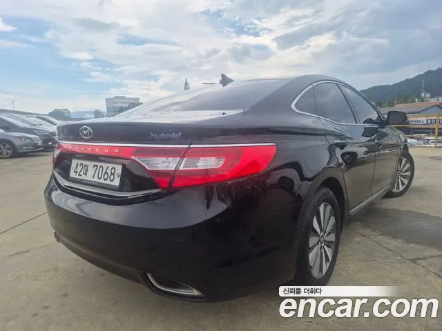 Hyundai Grandeur 2014 thumb 4