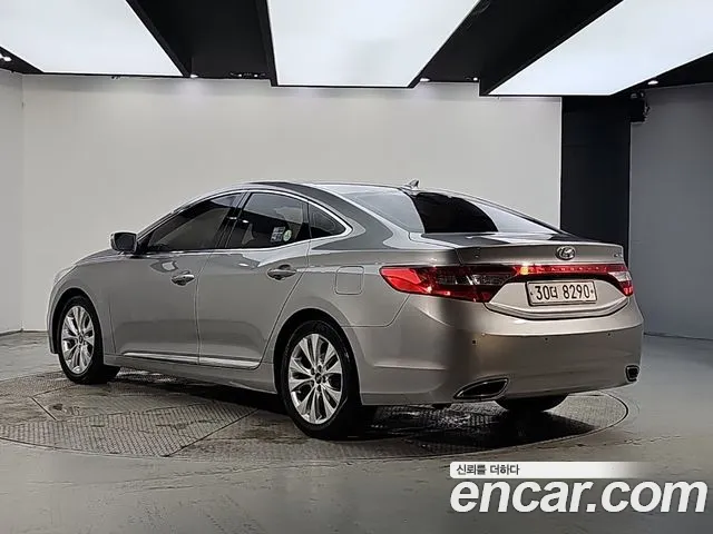 Hyundai Grandeur 2011 thumb 3