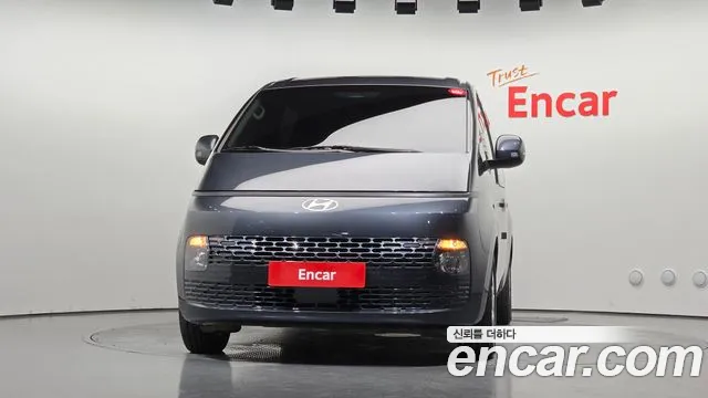 Hyundai Staria 2024 thumb 3