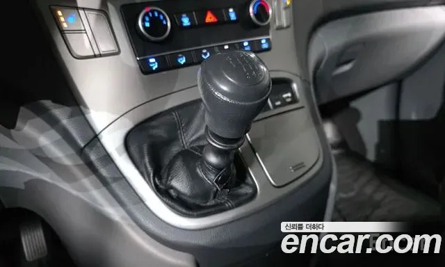 Hyundai Starex 2016 thumb 10