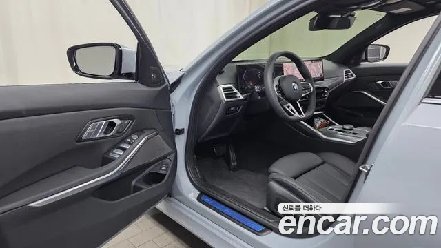 BMW 3-Series 2025 thumb 9