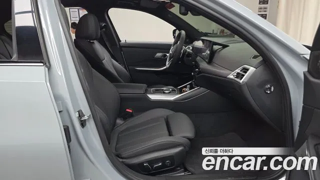 BMW 3-Series 2025 thumb 10